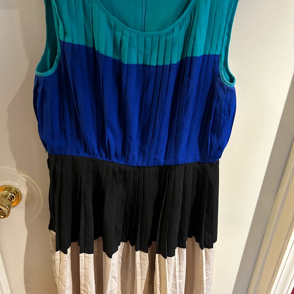 Calvin Klein blue and green midi pleated dress. - Picture 2 of 3